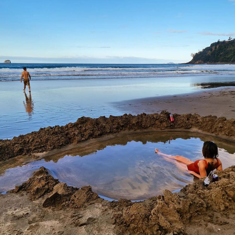 Hotel Adventurer'S Chest - Pohutukawa Hotwater Beach Esterno foto