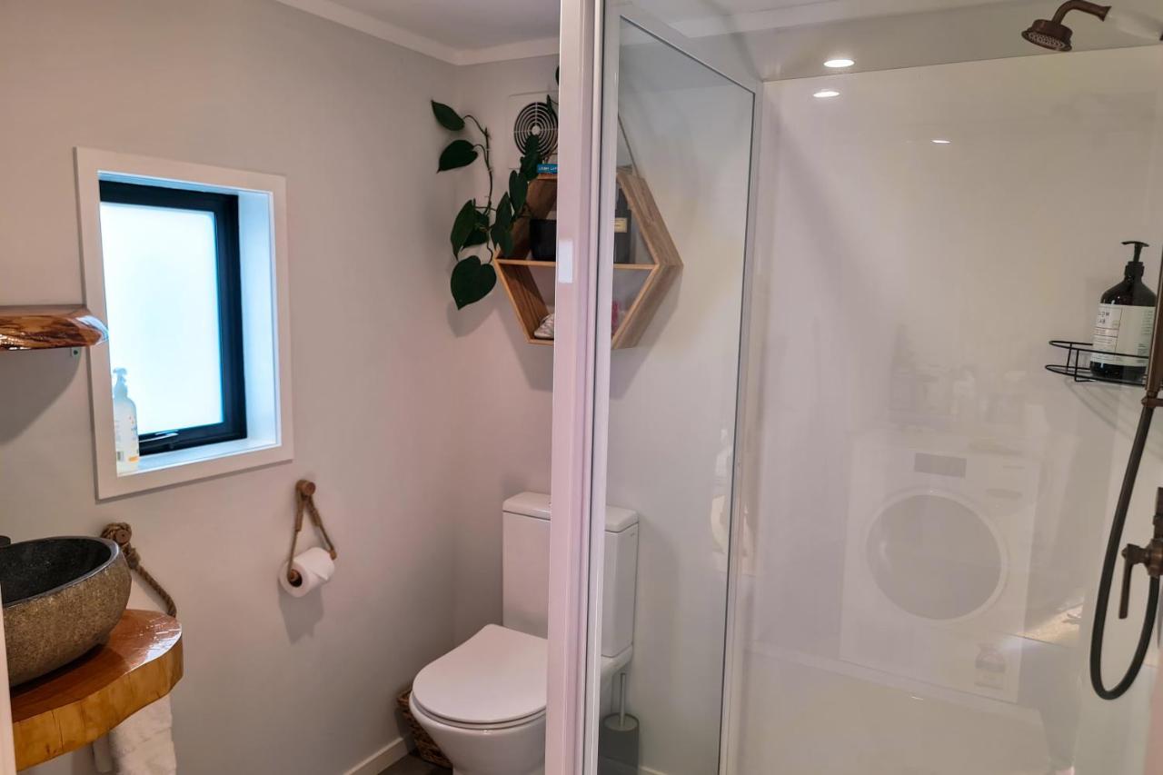 Hotel Adventurer'S Chest - Pohutukawa Hotwater Beach Esterno foto